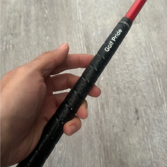Matrix Ozik Graphite Shaft In R Flex 
With golf pride grip 
Used conditions - Picture 6 of 8